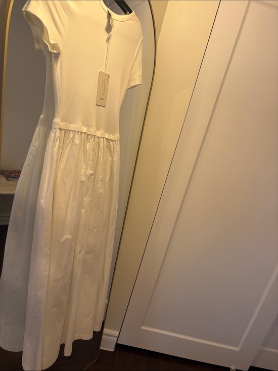 Joie Dresses & Skirts - Joie White Short-Sleeve Gathered Waist Maxi Dress with pockets